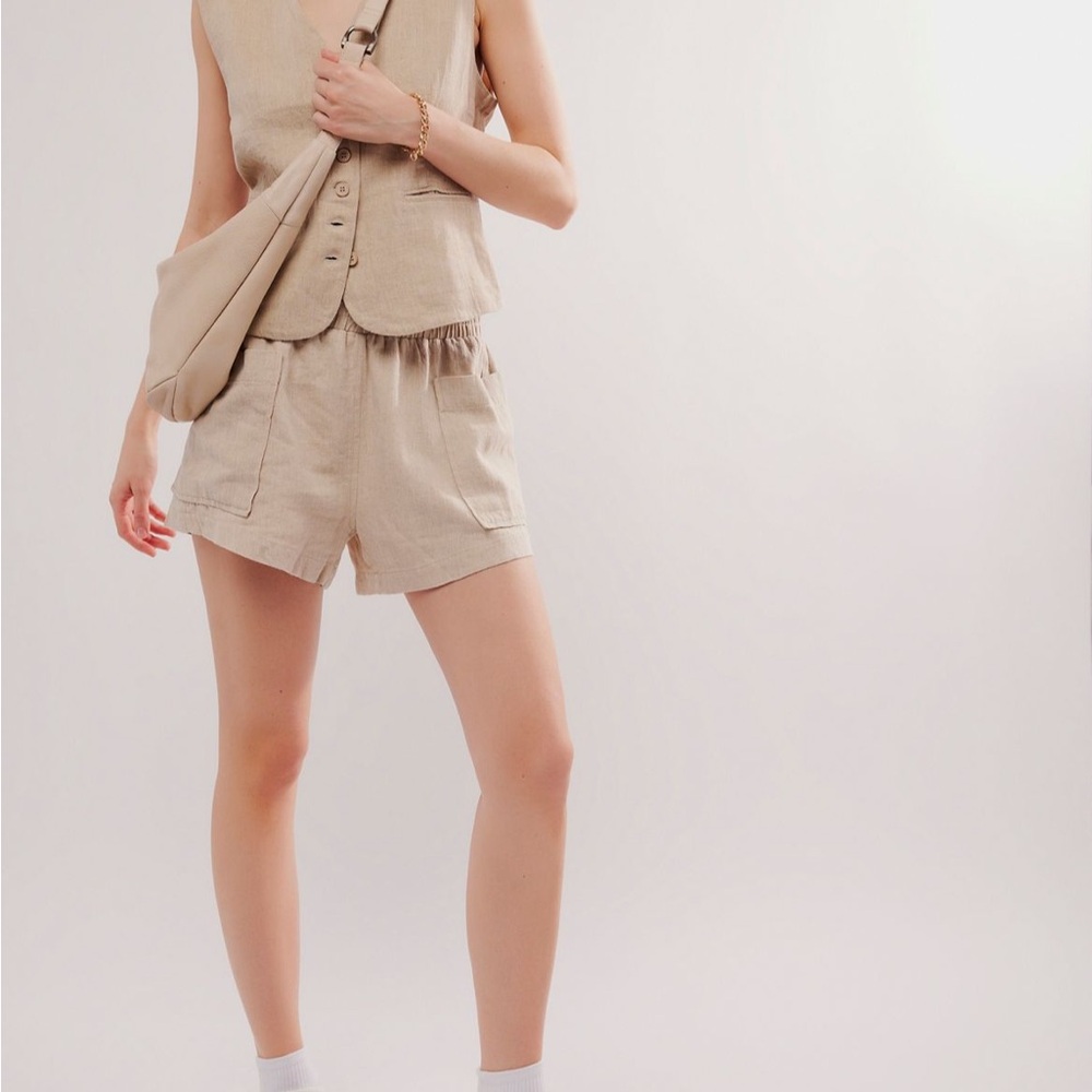 Blank NYC Tan Cargo Shorts High-Waisted Relaxed Fit